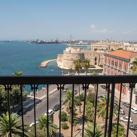 Aragona Luxury Apartment - Fronte Mare Taranto Exterior photo